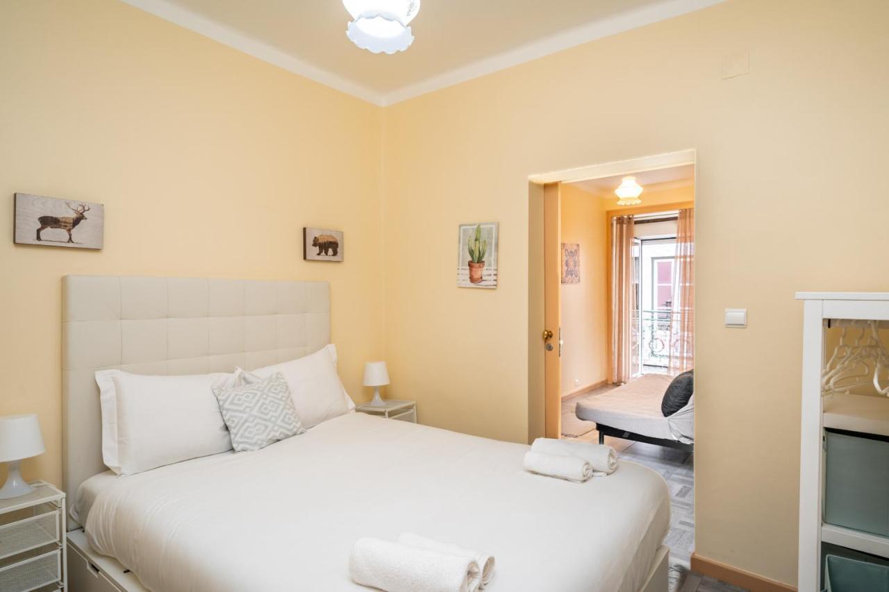 Cozy One Bedroom Apt In Historic Location - Carmo 리스본 외부 사진