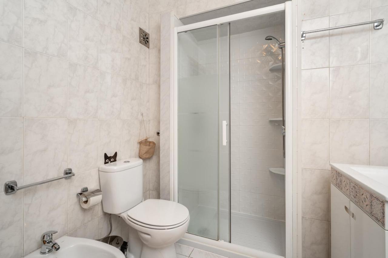 Cozy One Bedroom Apt In Historic Location - Carmo 리스본 외부 사진