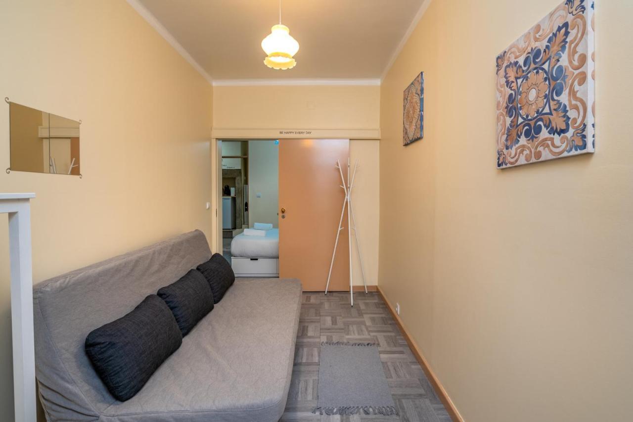 Cozy One Bedroom Apt In Historic Location - Carmo 리스본 외부 사진