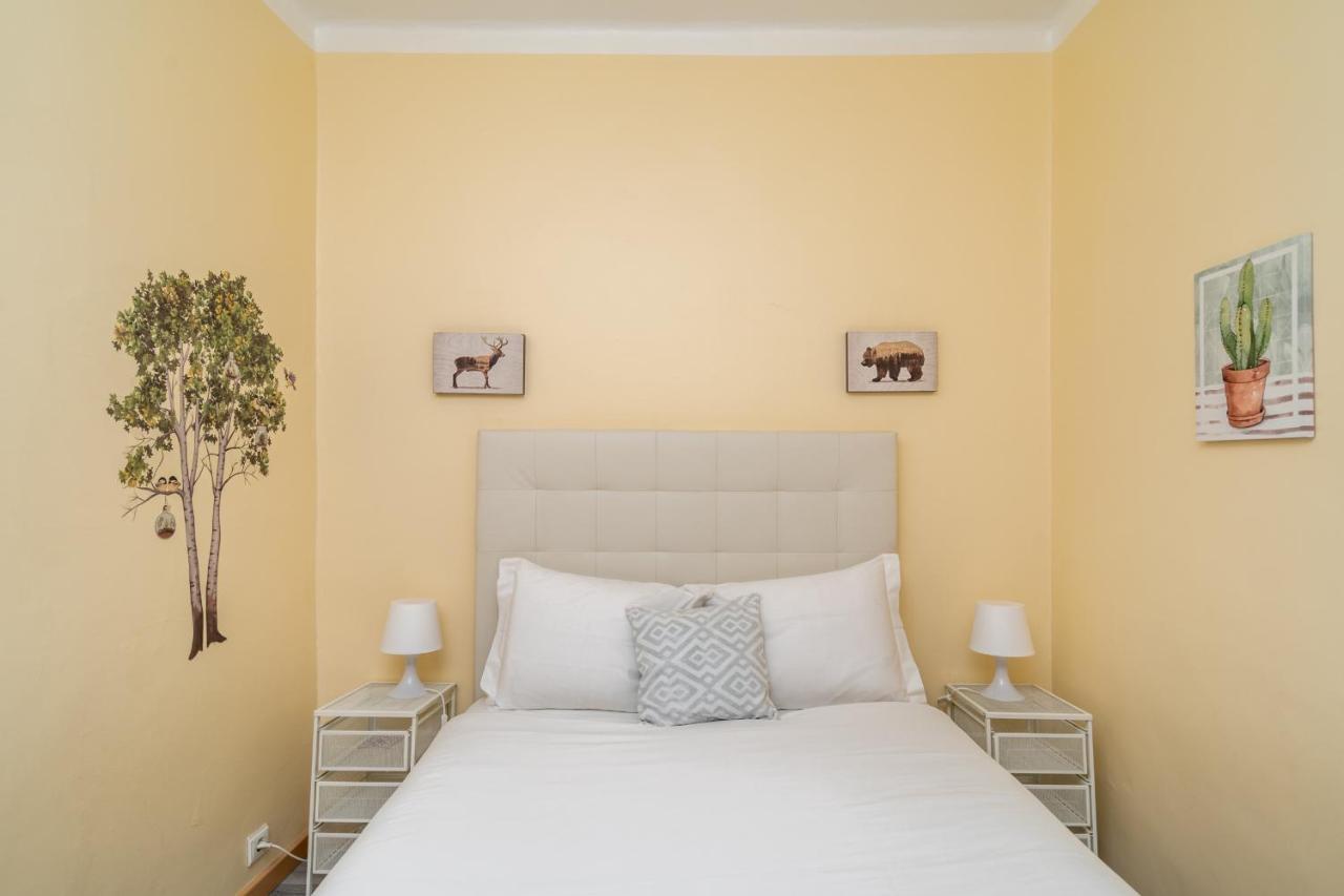 Cozy One Bedroom Apt In Historic Location - Carmo 리스본 외부 사진