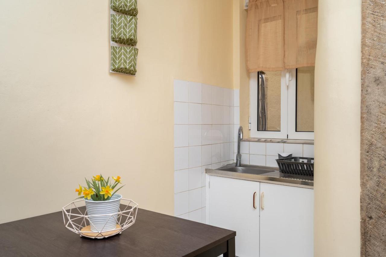 Cozy One Bedroom Apt In Historic Location - Carmo 리스본 외부 사진
