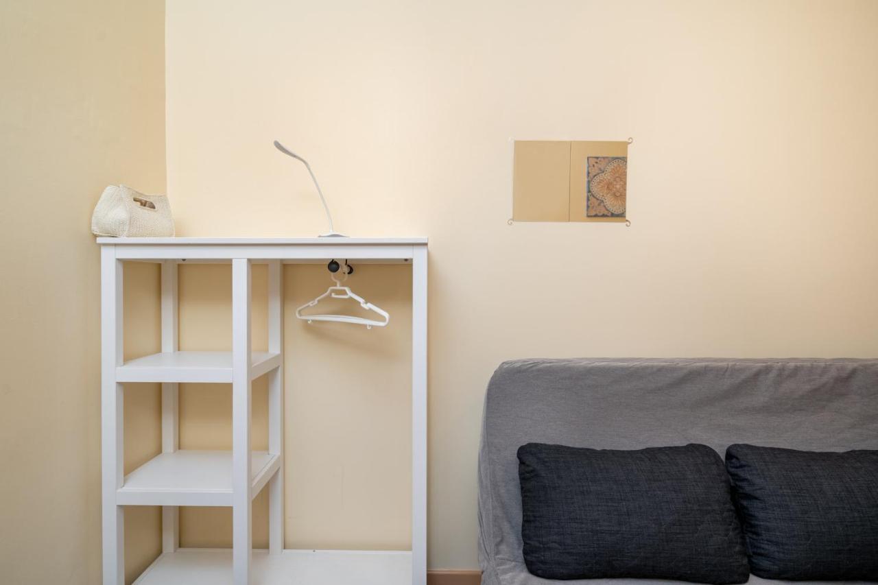 Cozy One Bedroom Apt In Historic Location - Carmo 리스본 외부 사진