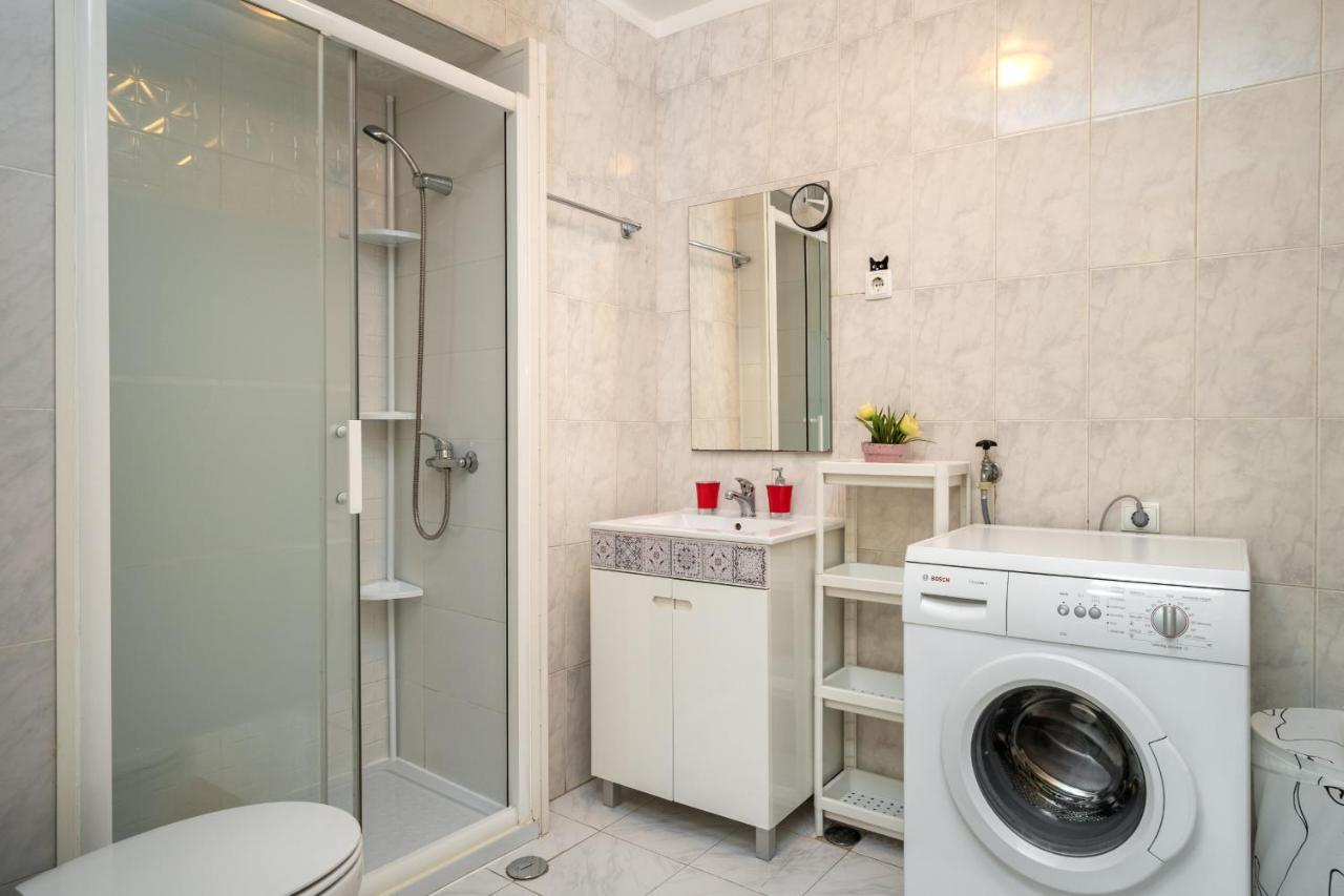 Cozy One Bedroom Apt In Historic Location - Carmo 리스본 외부 사진